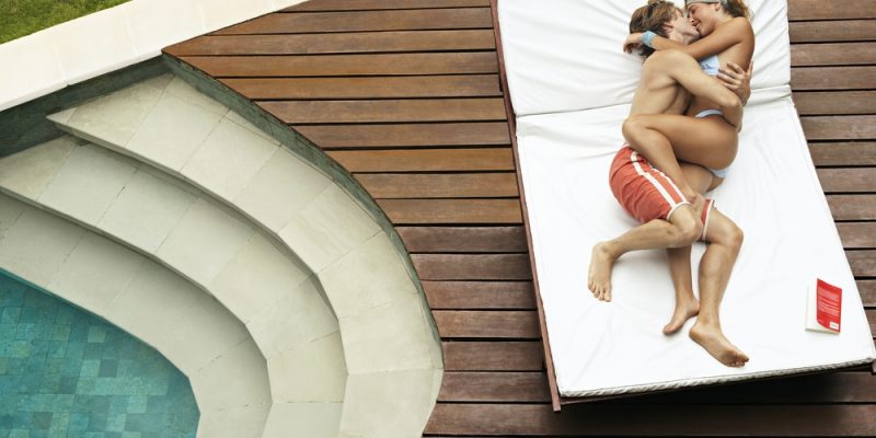 Gartenliege aus Holz –  Doppelliege