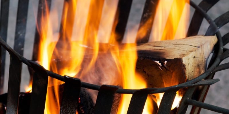Einen Feuerkorb für die Gemütlichkeit