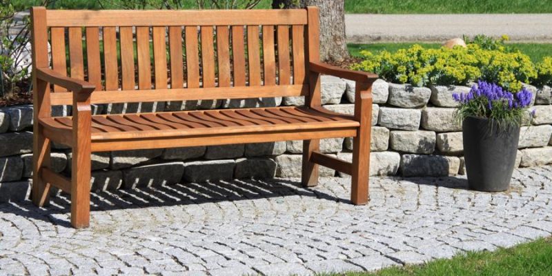 Die 10 besten Gartenbänke aus Holz für deinen Garten