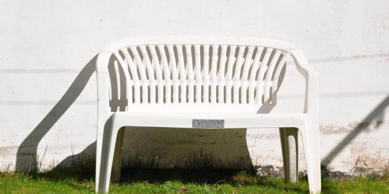 Die 5 besten Gartenbänke aus Kunststoff für den Sommer