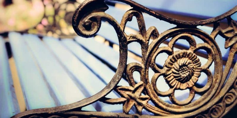 Die besten Gartenbänke aus Metall für jeden Geschmack