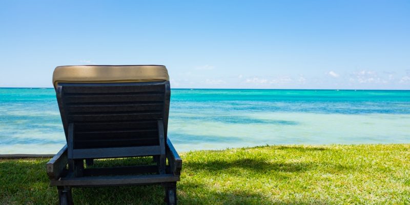 Gartenliege aus Massivholz