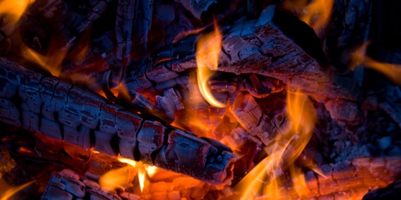 Brennmaterial für die Feuerschale