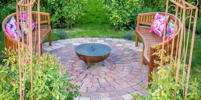 Feuer und Wärme: So wird der Garten sommerabend- und herbsttauglich