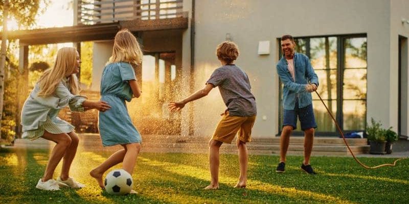 Spaß im Garten für Groß & Klein: Ideen für mehr Abwechslung im Familienalltag