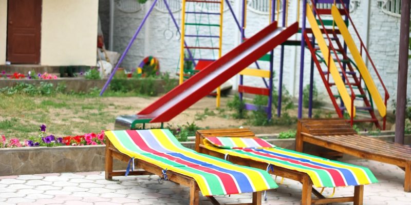 Wetterfeste Gartenliege aus Holz